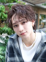 フィフスパーク(fifth PARK) S字のカールが人気のセンターパート×波巻きスパイラルパーマ