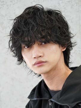 テン 心斎橋(tenn.) 難波シャドウパーマメンズマッシュウルフカット波巻きパーマ色気