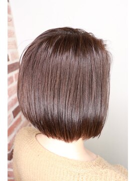 ジウ 上通り(JIU) 20代30代40代50代大人かわいい前下がりボブ☆スモーキーアッシュ