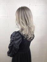 エン(en)&nbsp;ハイトーンペールスモーキーベージュ