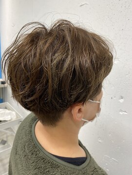 アンドブルー(and blue) ベリーショート×パーマ