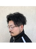 センターパートとツイストスパイラルで大人ヘア