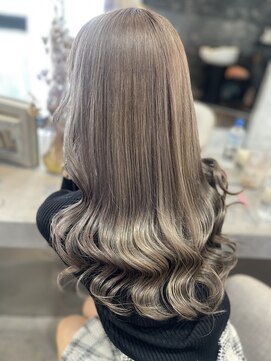 ラビス 浦和(Lovis) 似合わせカット/ハッシュカット/フルバング/レッドブラウン