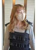 クリームベージュ