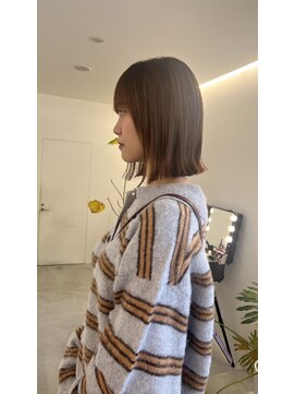 チトセ 遠石(CHITOSE) ぱつっとボブ