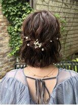 ガーランド (Garland) ハーフアップアレンジ ミディアム ボブ 結婚式 お呼ばれ