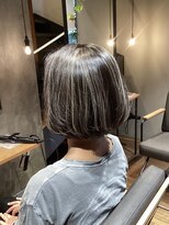 アルボス(arbos)&nbsp;地毛ハイライトカラー×ショートボブ