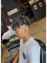 フェードアンドライン 富士店(FADE&LINE)&nbsp;スペインカール×ハイライト（メッシュ）