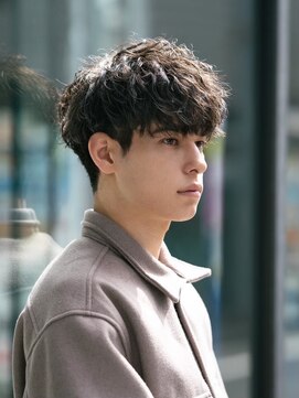 ネイビー(NAVY) 柔らかさと色気を両立した「ラフウェーブショート」