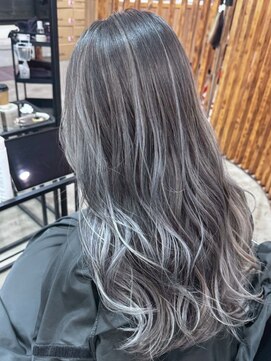 ウィリーベル 沖縄(WILLIE BELLE) 外国人風ハイライト/バレイヤージュ/アッシュグレー/艶髪