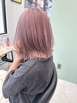 ヒビヲ(HIBIO) 切りっぱなしボブタッセルボブブリーチカラーピンクベージュ