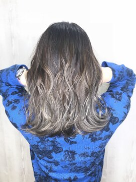 ヘアーアンドライフミルコ(miRuko) グラデーションシルバー