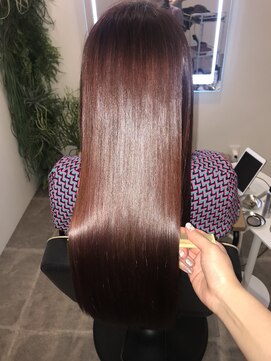 アールサロン アオヤマ(Rr SALON AOYAMA) サファイヤミネコラカットカラー before afterあり