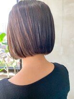 テトヘアー(teto hair)&nbsp;スリークボブ、前下がり、インナーカラー、ローライト