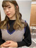 カーキベージュカラー