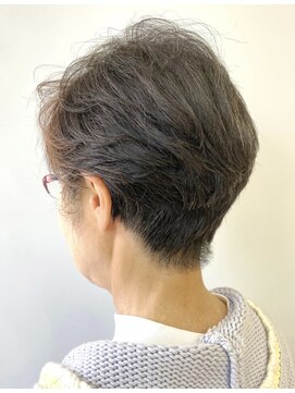 ハートボックス 四谷店(Heart box) クセをいかしためりはりのある大人女性のショートスタイル