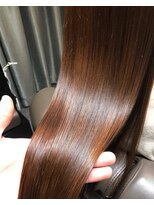 カミケンガレリア(kamiken. galleria)&nbsp;ハリ潤い艶髪ロング大人上品きれい髪質改善【カミケンガレリア】