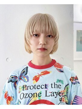 レコ 渋谷(LECO) ホワイトブロンド顔まわりレイヤーボブ