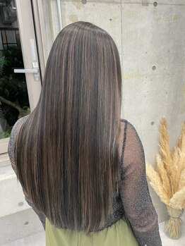 ナンバー アリア 三軒茶屋(N° aria)の写真/*ツヤ感がたまらない*ほわっと光に透けるシアーカラー♪周りとちょっと違う《number》だけの派手カラー♪