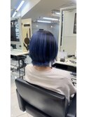 ショートボブの寒色デザインカラー