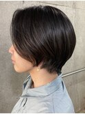 前髪長め前下がりショート