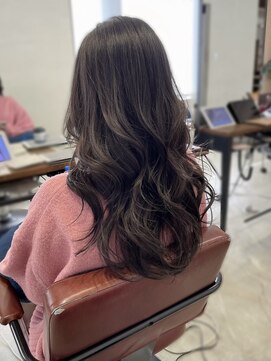 リス バイ ソヨン(Lis by SOYON) ロングレイヤー/グレーベージュ/アッシュグレー/小顔顔周り