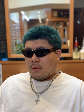 ミリオンバックス 神田店(Million Bucks) ボウズ