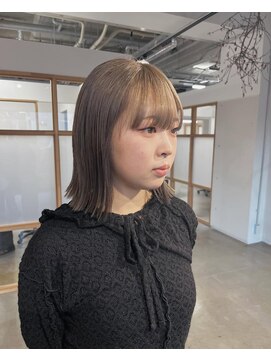 リル(LIL') 切りっぱなしボブと ハイトーン