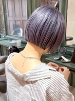 モナン(monan)&nbsp;ヘイリーボブミニマルボブシルバーベージュデザインカラー