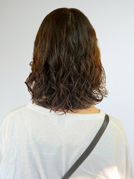 ティアトロアンドリミテバイティアトロ(teatro&limite by teatro) ニュアンスパーマ ウェーブパーマ ミディアムヘア ベージュ