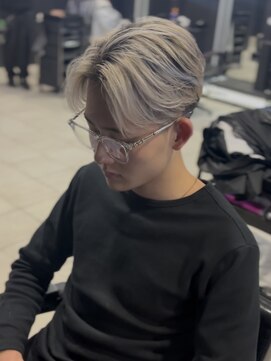 アウル 心斎橋(owl) センターパート/バレイヤージュ/ダブルカラー/ブリーチ/カラー