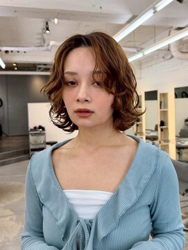 ヒュー 広島(HEW) レイヤーボブカール