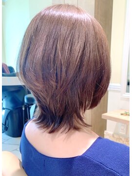 レウナ 外苑前(Reuna) 20代30代40代に人気シルエットが綺麗くびれスタイル