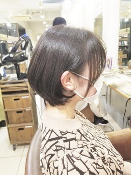 ネオリーブアイム 横浜西口店(Neolive aim) 20代～40代小顔ショートボブアッシュブラウン耳掛け