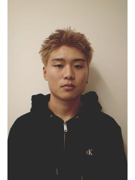 ジャド(JUDD) 金髪スパイキーショート