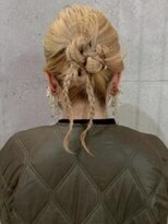 ピノ ウメダ(Pinot UMEDA)&nbsp;#三つ編みアレンジ　#お団子ヘア