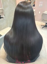 「毎朝が変わる、自然で上質なストレート」