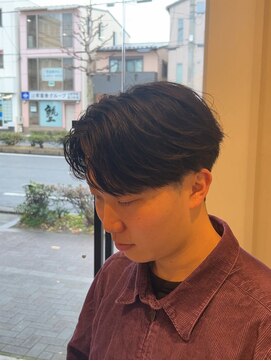 ヘアアンドフェイス ルースト(hair&face ROOST) MEN’S HAIR/センターパート/ニュアンスパーマ