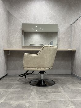 レンブラントヘアー(Lembrant HAIR)の写真/半個室の少人数サロンだからこそ、周りを気にせずゆったりとしたサロンタイムを♪