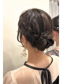 編み込みアップヘア