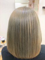 ヴァニラ(Vanilla) Wカラー#ブリーチ一回#アッシュ#ベージュ