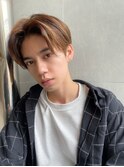毛流れナチュラルセンターパートツーブロックコンマヘア