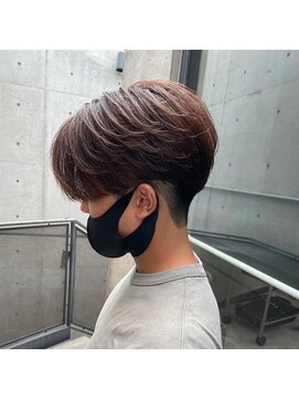 イーラ(era) 毛流れセンターパートニュアンスパーマ