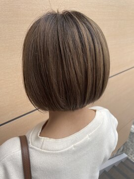 ファースト 泉中央店(first) ステップボーンカット/カーキベージュ/20代30代40代