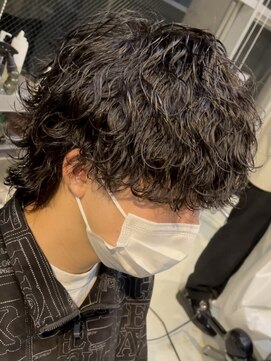 ウェイビーエフティフィフス 横浜西口(WAVEY ft.fifth) 波巻きパーマメンズマッシュウルフツイストスパイラルパーマ