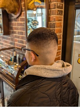 バレス 田町(BALES) <理容室>[メンズ/床屋/シェービング/ヘッドスパ/田町/芝浦]