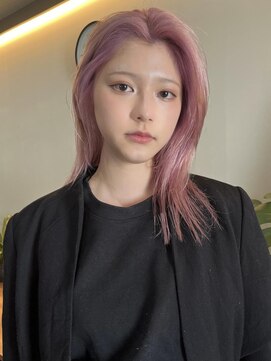 ナループロア ルームー(Nalu pu loa ROOMOO) レイヤーカット/ミディアムレイヤー/ピンクカラー