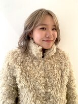 シータ(sheta)&nbsp;ミディアムレイヤーブロンドベージュ