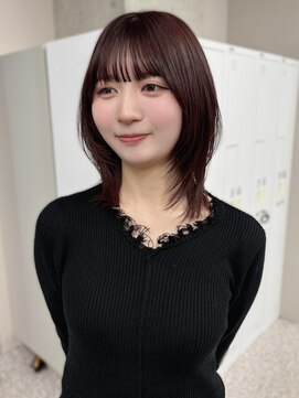 イロウ 天神大名店(IROW) ショートウルフ ウルフレイヤー 暗めカラー カシスブラウン 艶髪