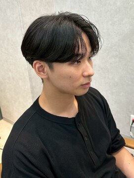 ジーナ 天神(Zina) 毛流れセンターパート(メンズカット/ダウンパーマ/ナチュラル)